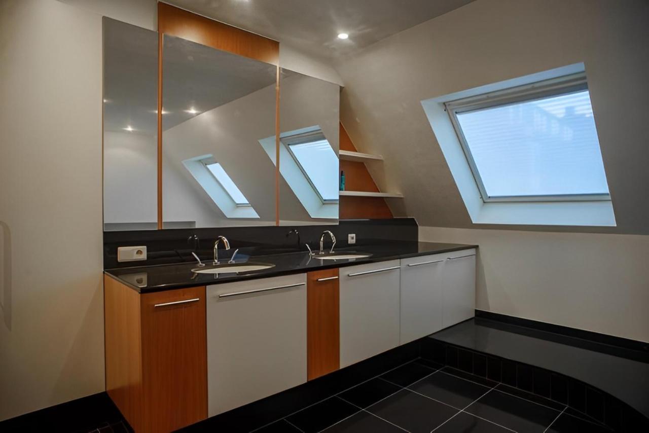 Big And Comfortable Triplex In Knokke Extérieur photo